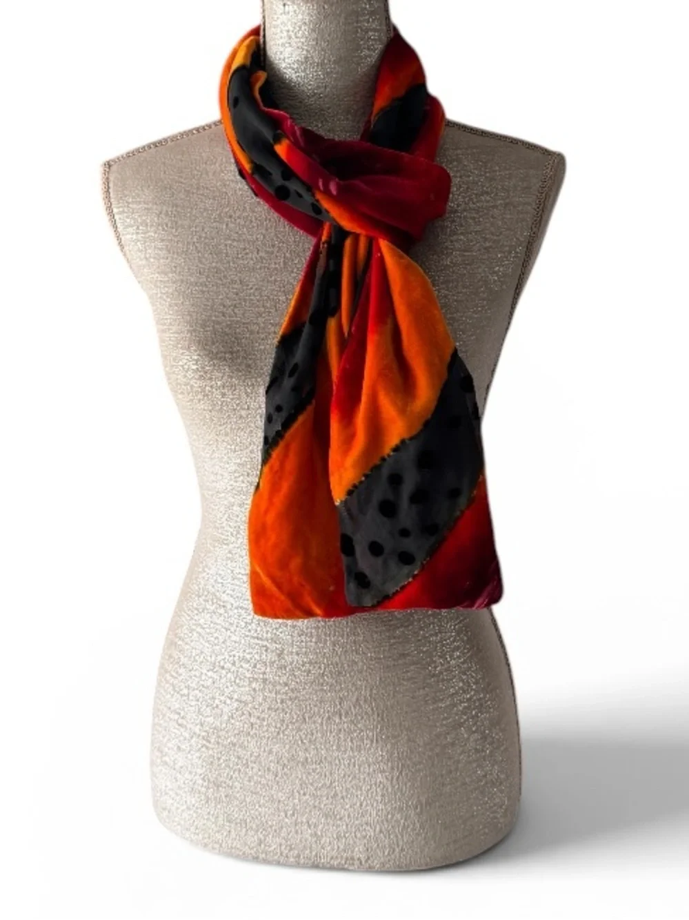Saipet textural bold